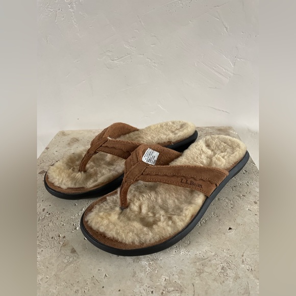 LL BEAN sheepskin flip flops / sandals / slippers - Picture 1 of 4